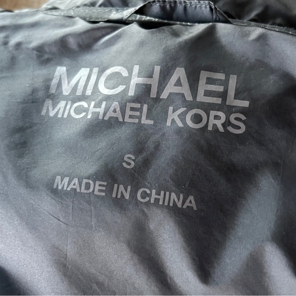 Michael Michael Kors Black Lightweight Down puffer Vest, Nylon Zip-Up Small - Picture 11 of 12